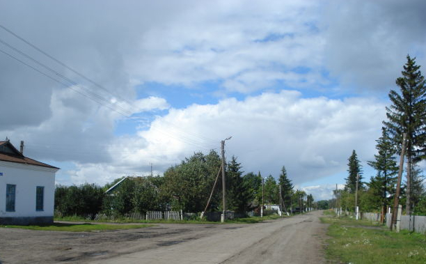 Dorfstraße in Dobroje Pole / Schönfeld